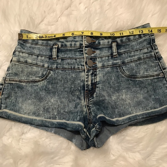 Denim Shorts size 9 - Picture 3 of 8